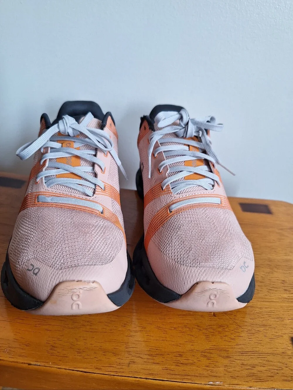 On Running  Cloudgo Women's Rose Magnet Size 7.5